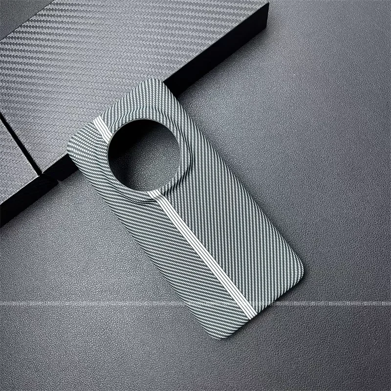 Sleek Carbon Fiber Protective Back Cover
