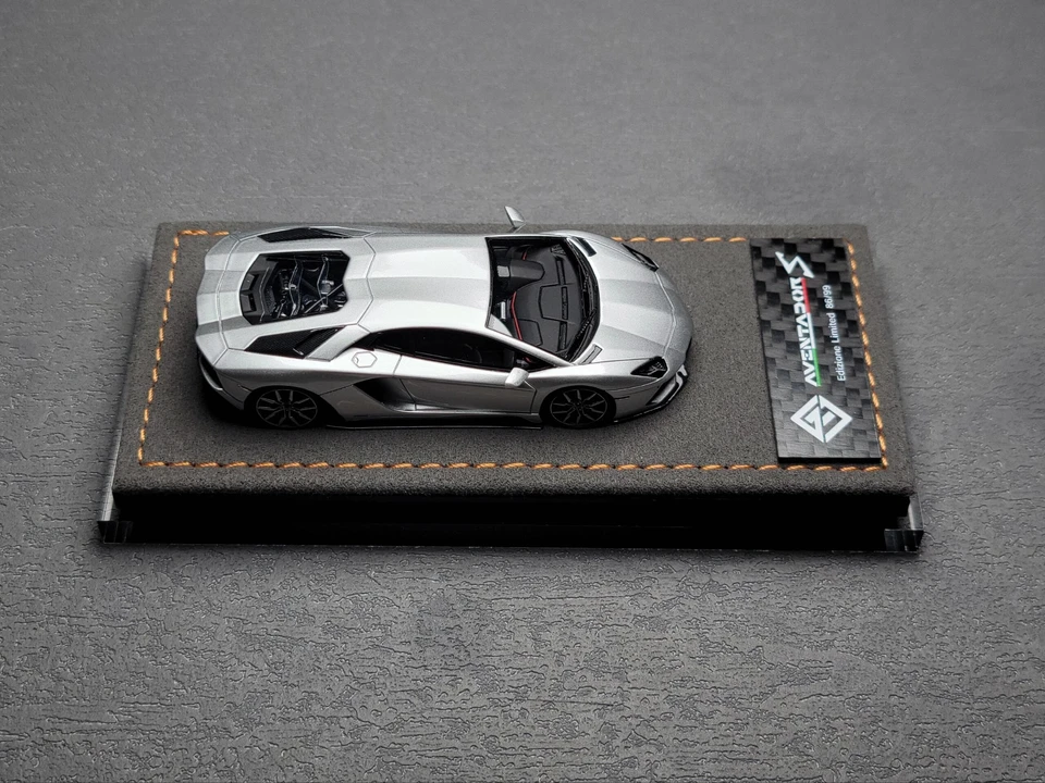 ミニカー GOD'WEALTH 1/64 LAMBORGHINI AVENTADOR S s-l400.jpg