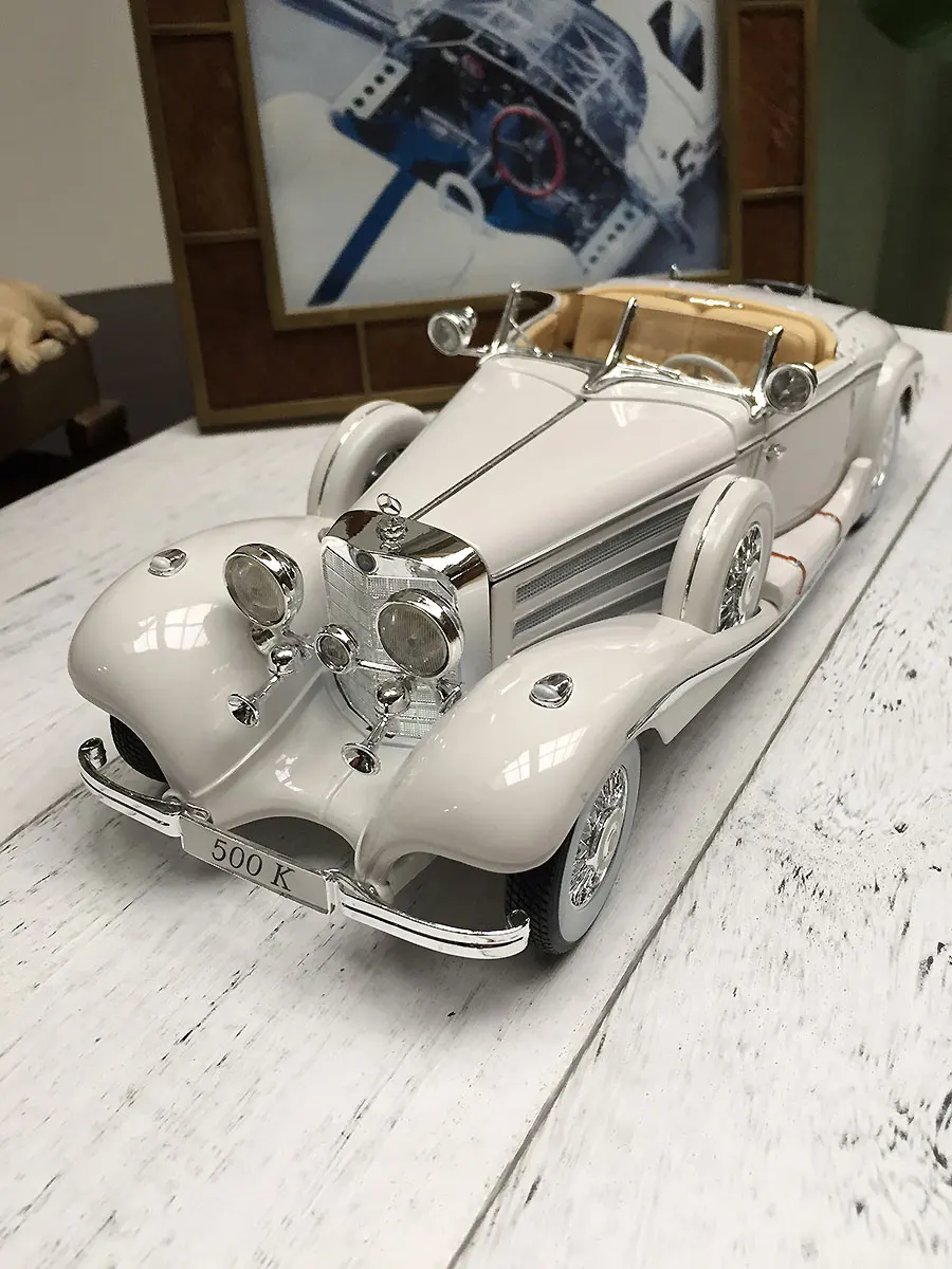 

Metal No Battery 1/18 Diecast 500k Vintage Alloy Car Model Cars