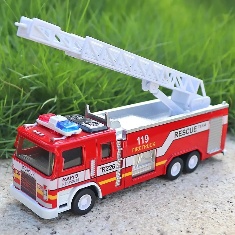 1:32 Fire Truck Model Toy Car Alloy Body Rubber Tire Music Light Pull Back Climbing Water Tank 119 Vehicles Models Toys Gifts