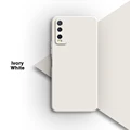 Lvory White