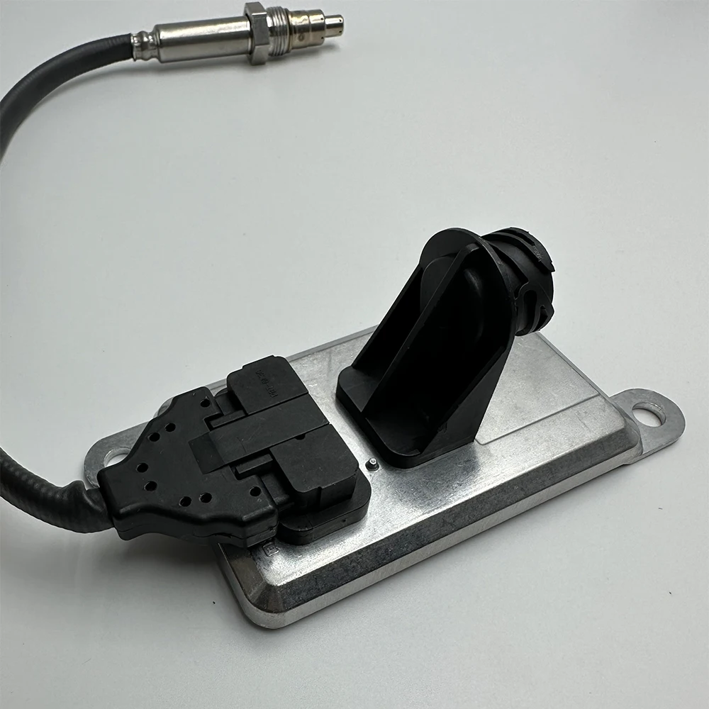 High Quality Chips for NGK Probe 2296799 5WK96612F 5WK96612D Oxygen Sensor NOX Sensor For Scania Truck 2020691 1872080 2247379 4