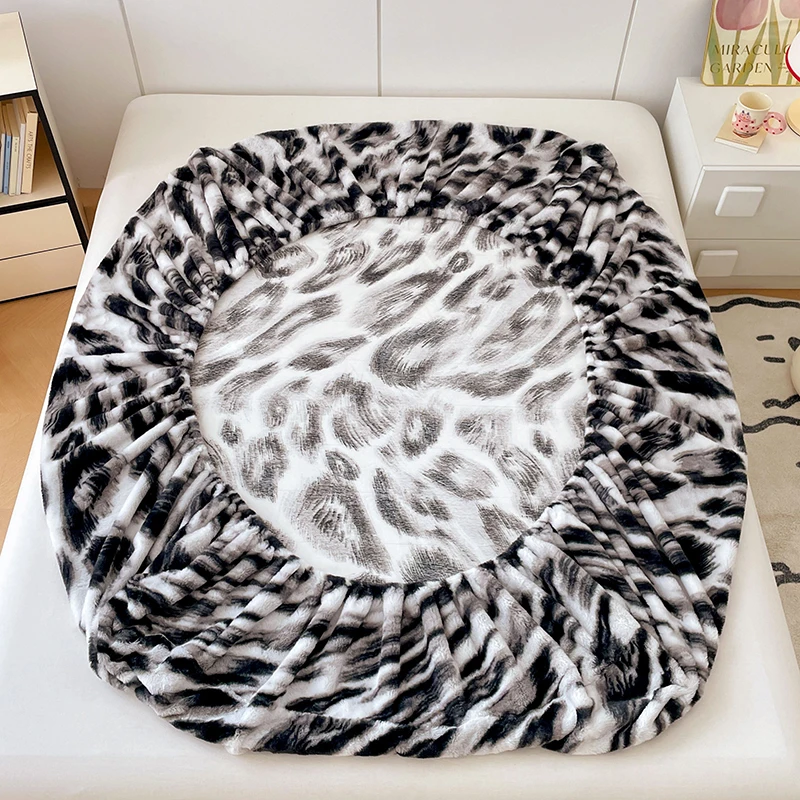 Double Bedspreads Warm Milk Velvet Fitted Sheet Long Velvet Mattress topper All-Around Elastic Band Bed Cover Bed Linen