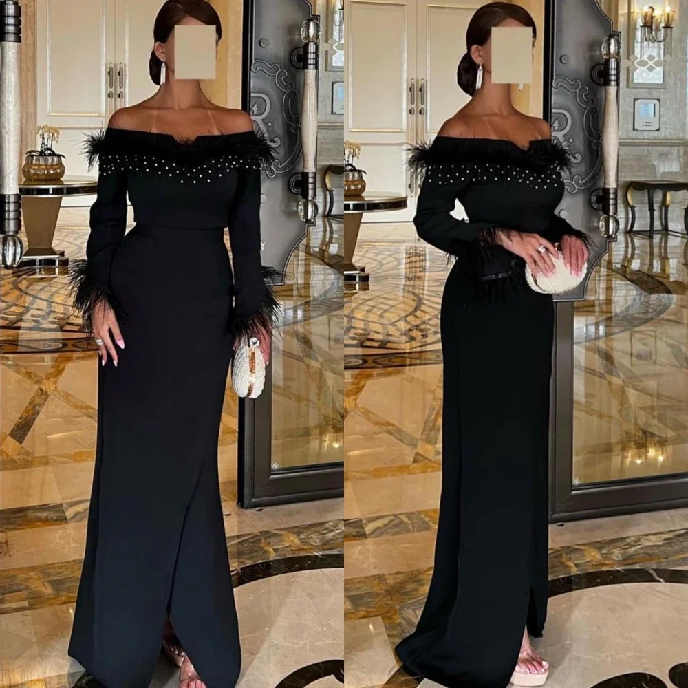 

Exquisite Feathers Off Shoulder Black Mermaid Prom Dresses Formal Ocassion Gowns Beading Satin Vestidos Para Eventos Especiales