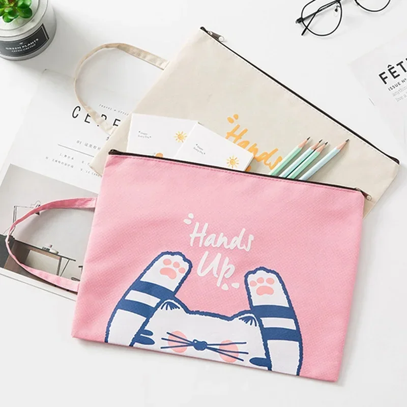 

Сумка-держатель на молнии с изображением кошки