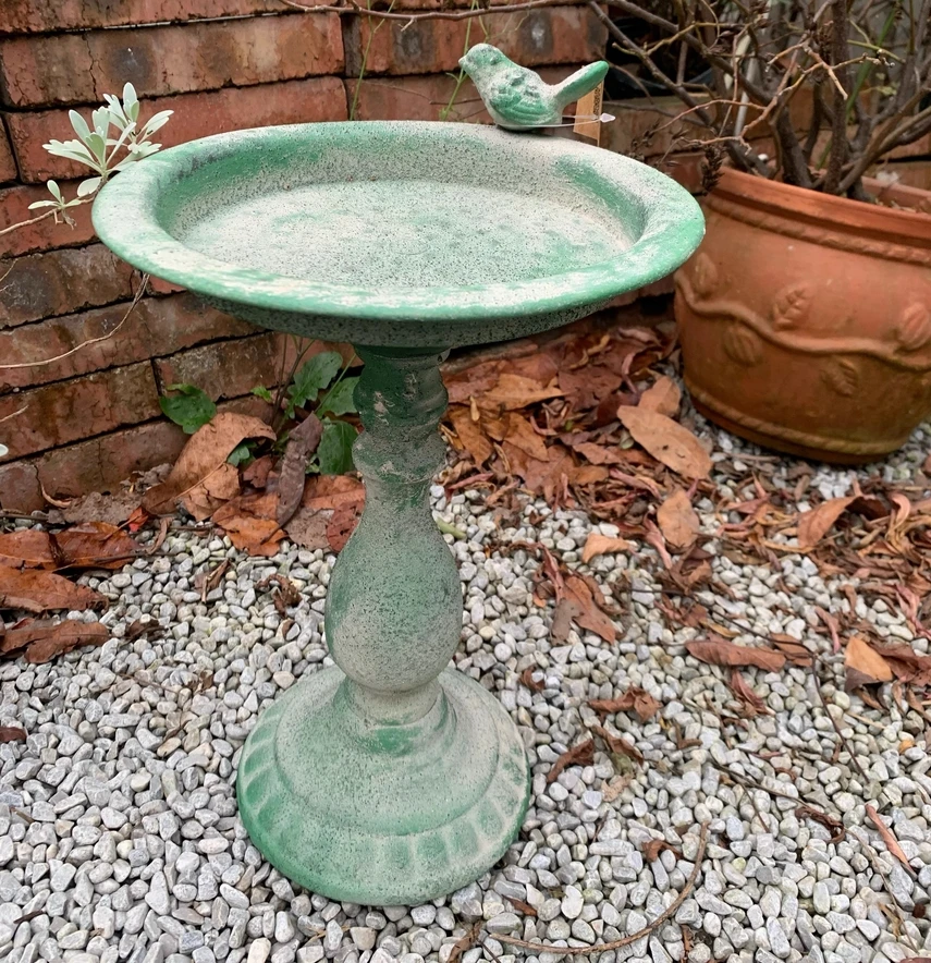 Outdoor Decorative Metal Rustic Vintage Green Pedestal Bird Bath Bowl and Feeder Tray