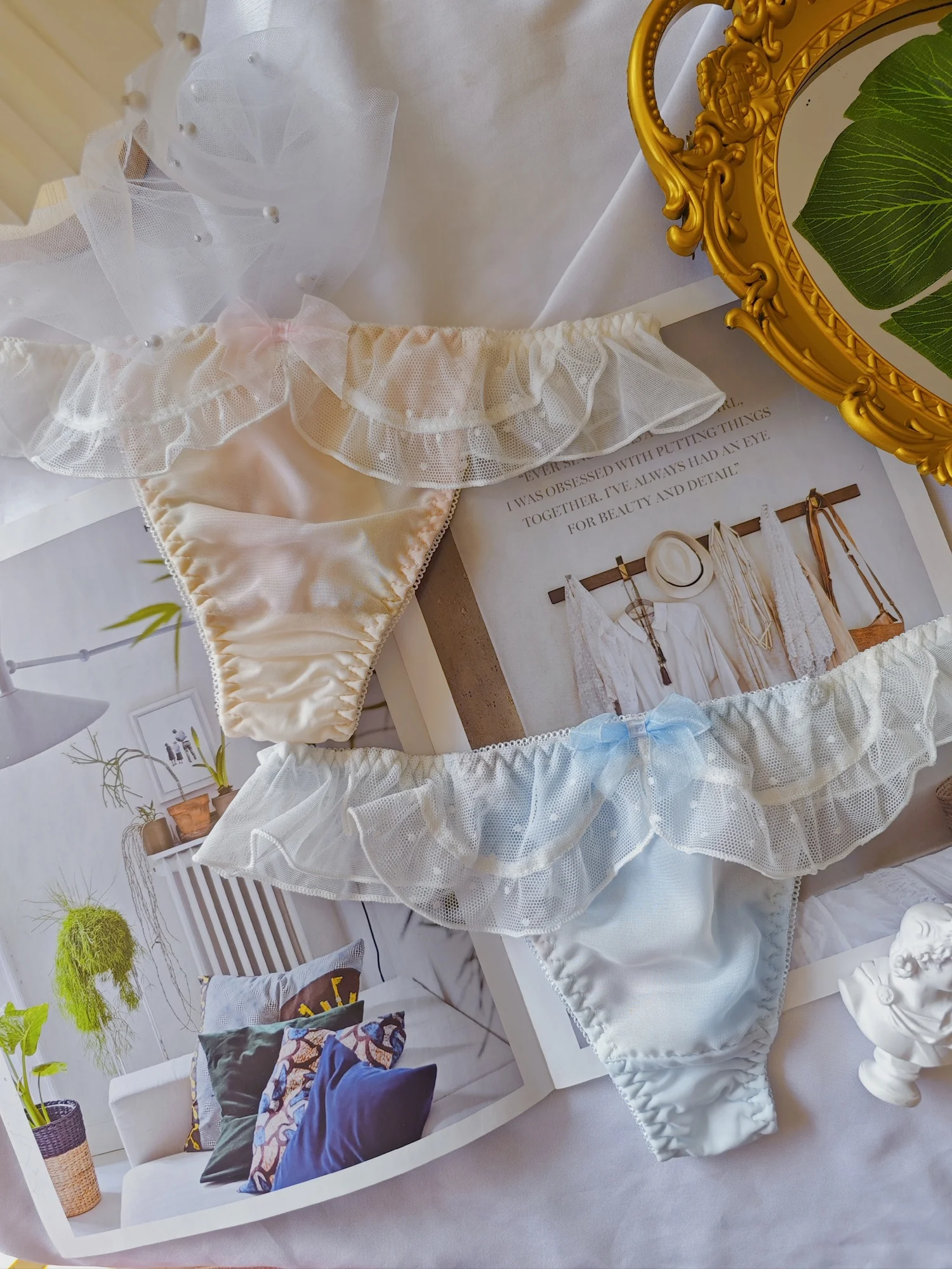 Romantic Limited Edition Ice Silk Girls' T-Panties Rainbow adient Low Waist Briefs with Lace Hemline Sweet Sle Underwear