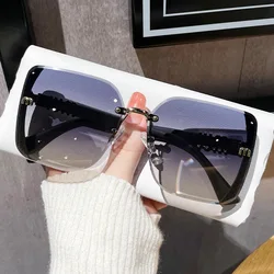 Chic Women's Luxury Square Sunglasses - Vintage & Trendy Eyeglasses (GRAY)