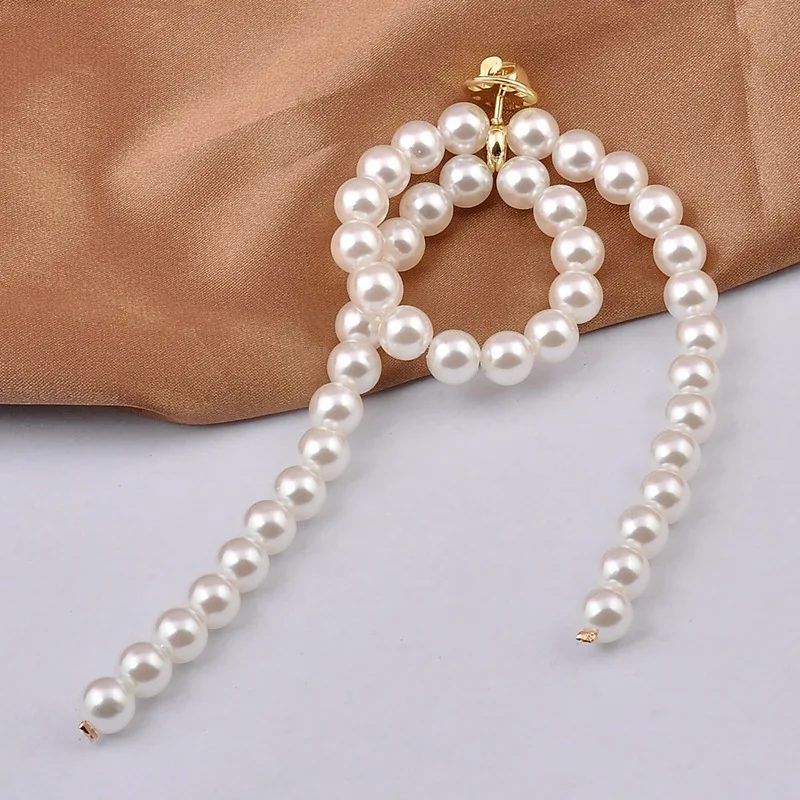 

Fashion Chic New Creative Pearl Brooch Fashion Senior Sense Female Quality Gas Anti-slip Buckle Popular Clothing Decorative Pin