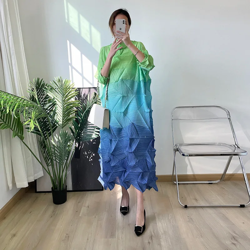 

SuperAen Gradient Pleated 2022 Spring Summer New Diamond Slim Half High Collar Mid-Calf Straight Casual Dresses for Women