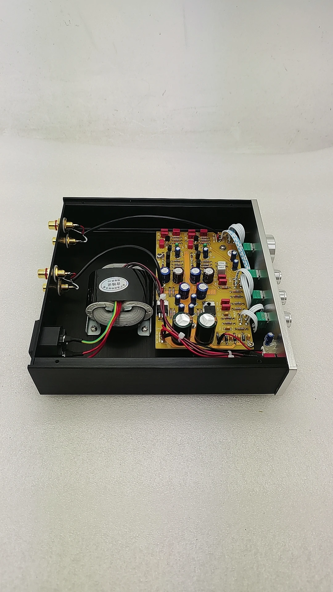 영국 NAD3020 회로 HIFI DIY 스테레오 디스크리트 톤 프리앰프를 참조하세요.