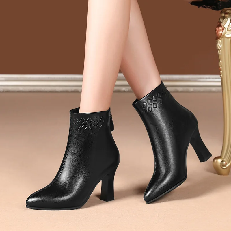 

Korean Version Pointed High Heeled Women's Fashion Boots 2023 Autumn Fashion Thick Heeled Short Boots for Women