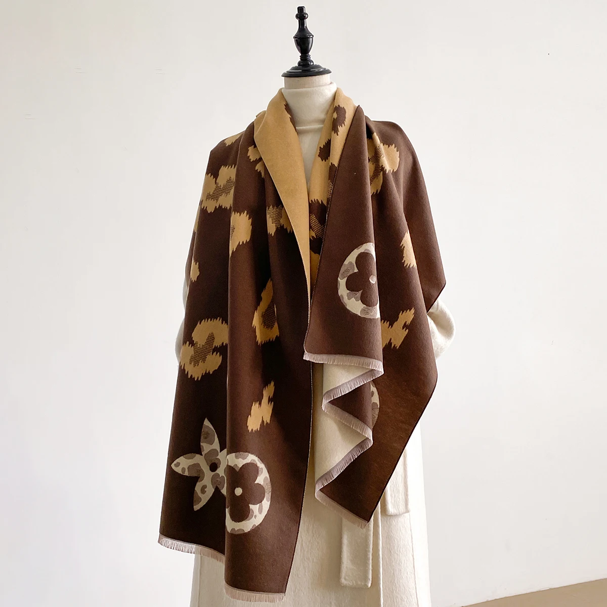 New Elegance Two-Sided Leopard Print Scarf Soft Warm Fringe Pashmina Shawl Autumn and Winter Outdoor Coldproof Windproof Blanket