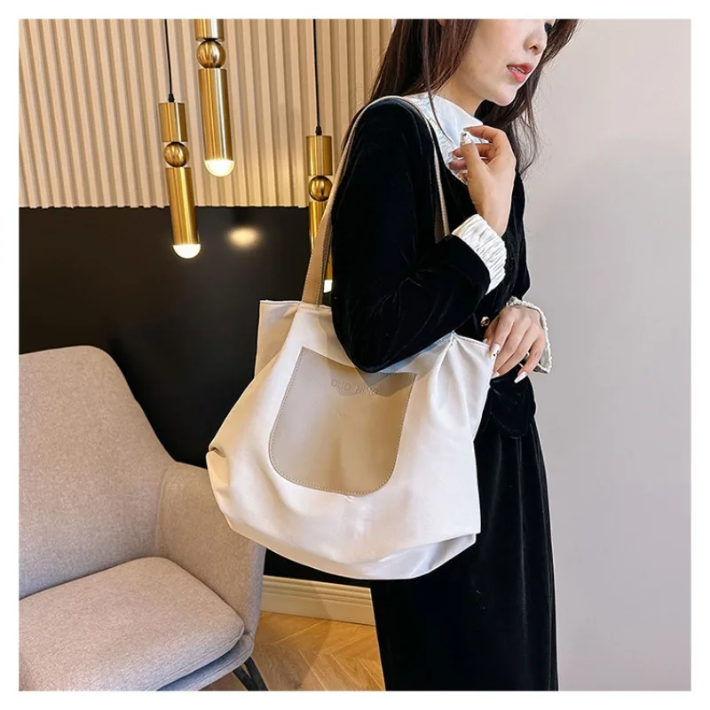 

Leisure Large-capacity Commuter Tote Shoulder Bag Women Handbag Fashion Simple Shoulder Bag for College Students Shoulder Bag