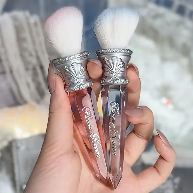 Flower Knows Shell Pearl Collection Brush Loose Powder Brushing Wool Uniform Powder Highlighter Brushes Skin friendly