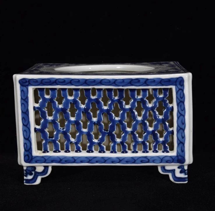 

Китайский Винтажный Фарфор Династия Цин длинная сине-белая ручка с отверстиями 9 × 14,5 см