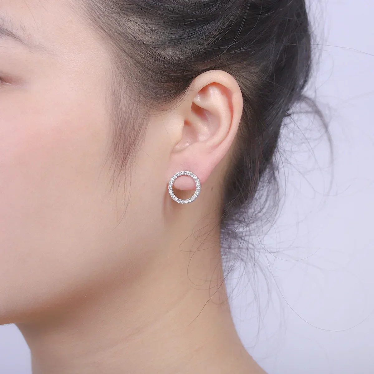 Orecchini alla moda minimalisti in argento 925 con cerchio in resina