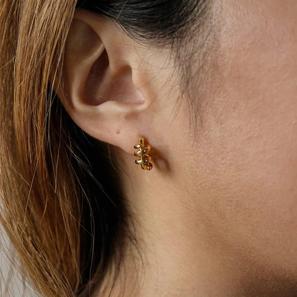 Punk Rock Metal Twisted Spiral Mini Hoop Earrings Stainless Steel Small Circle Round Huggie Ear Buckle Fashion 2024 New Jewelry