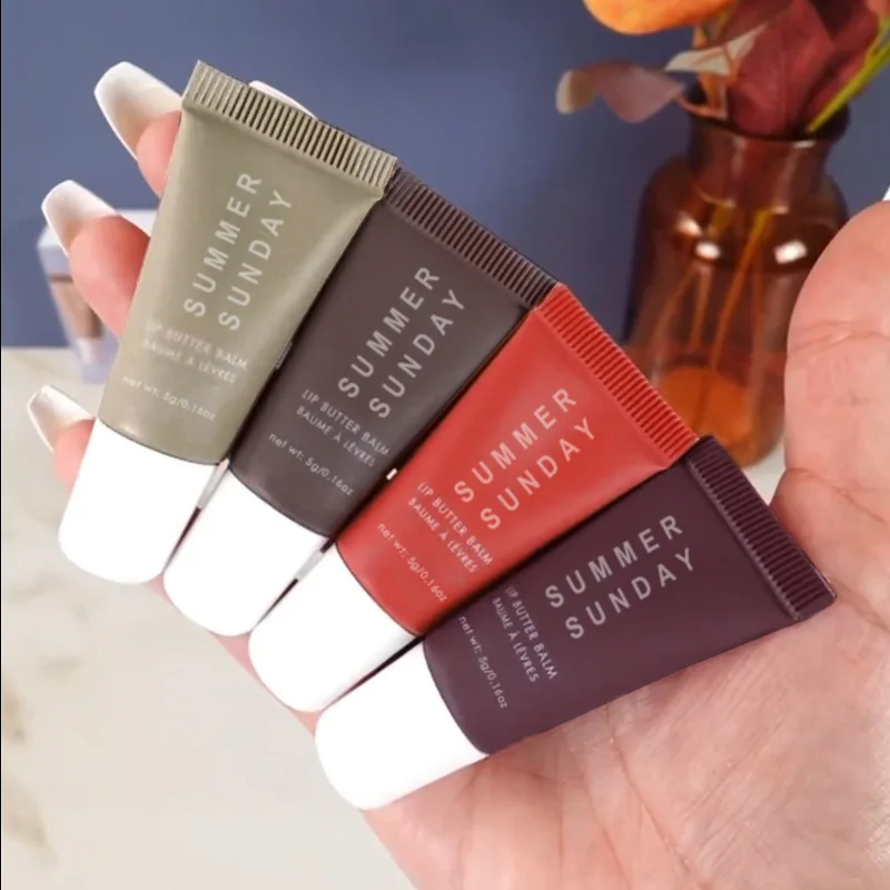 Four color lip gloss set moisturizing glossy waterproof anti dizziness natural and complete portable makeup set