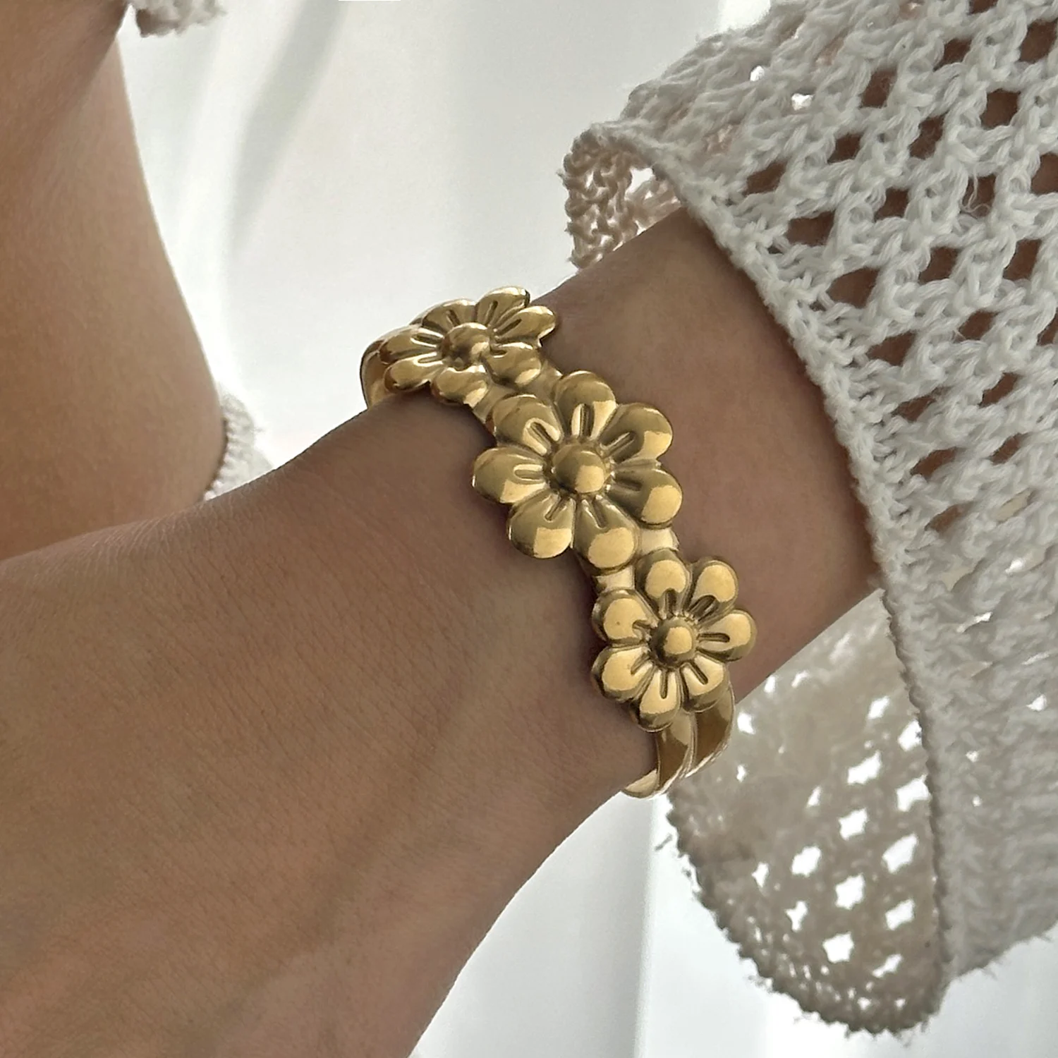 Vintage Übertriebene Breite Manschette Armreifen für Frauen Trendy Gold Farbe Seestern Blume Edelstahl Armbänder Wasserdicht Schmuck – Detail 12