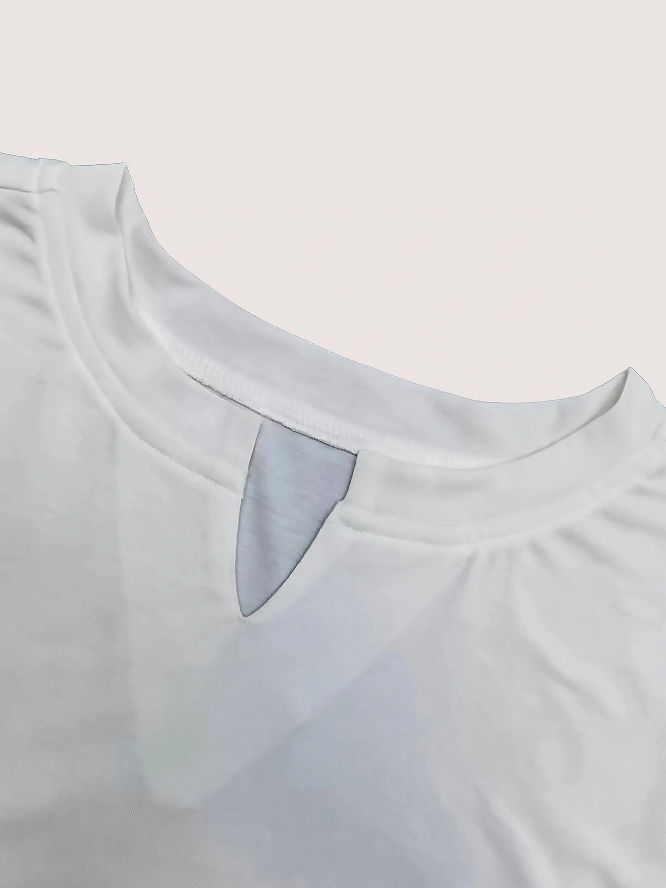 New Summer Men's V-neck Simple and Elegant Solid Color T-shirt