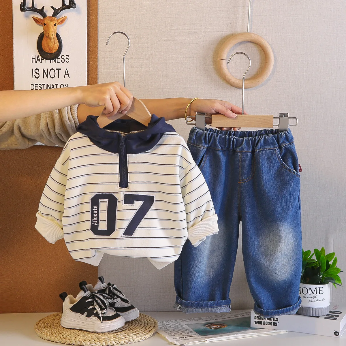  남자아이 옷 2026 봄 신상  남아 2종 세트 1-5세 스트라이프 후드 후디와 데님 청바지 키즈 캐주얼 트렌디 의상