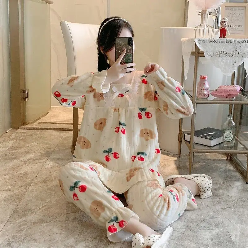 Рисунок 2 - Пижама женская фланелевая с длинным