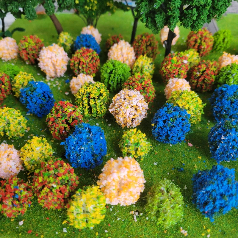 Рисунок 3 - Разноцветные модели деревьев в форме шара