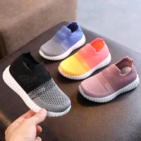 Atmungsaktive Turnschuhe – Bild 2