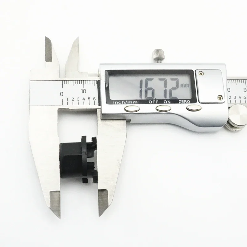 스즈키 SX4 S-크로스 2014+ 비타라 LY 2015+ 스위프트 MK8 2018-2024용 차량 전면 ACC 레이더 센서 마운트 홀더 고정 클립 브래킷