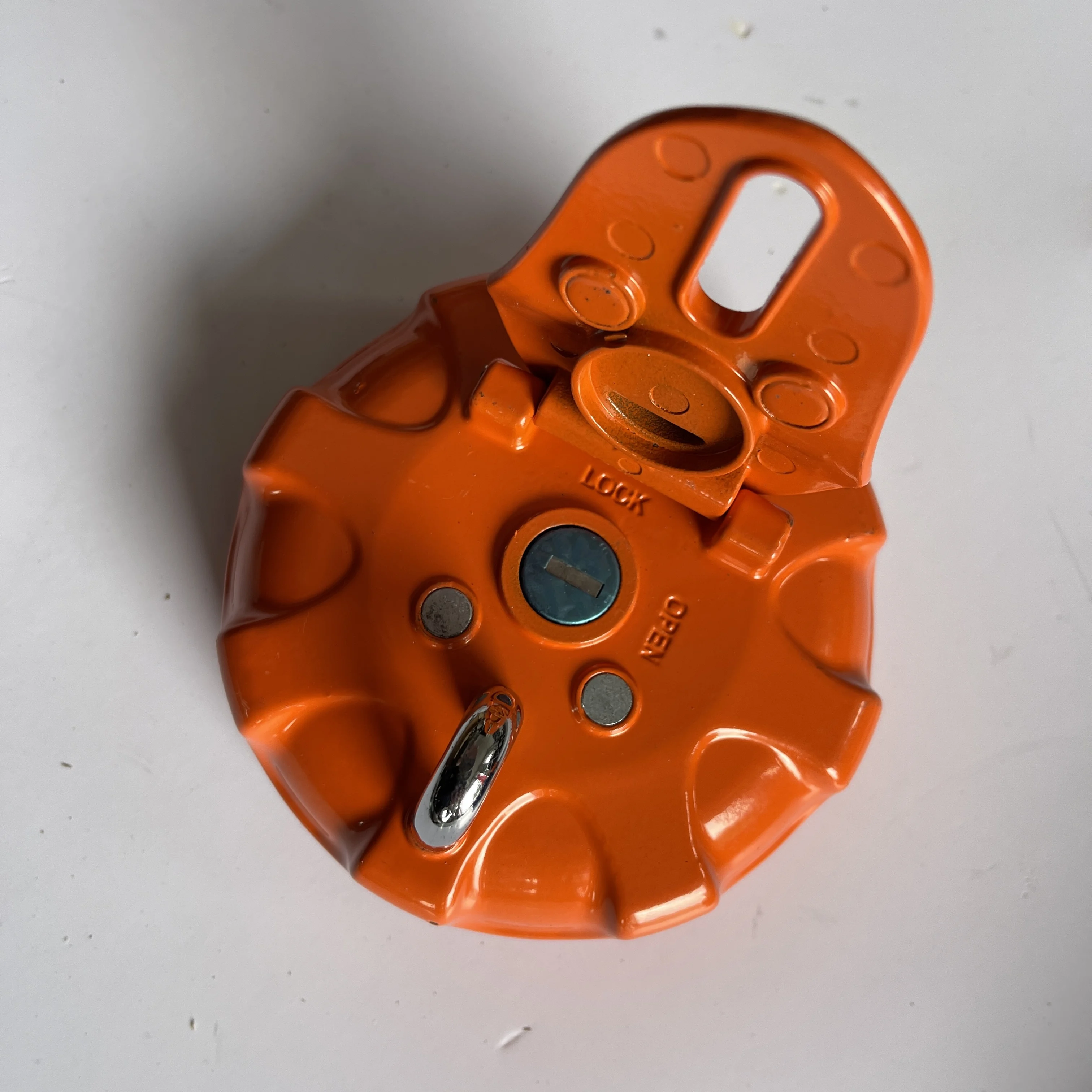 Excavtor Fuel Cap 110911-00375 Oil Tank Cover Fit for Doosan