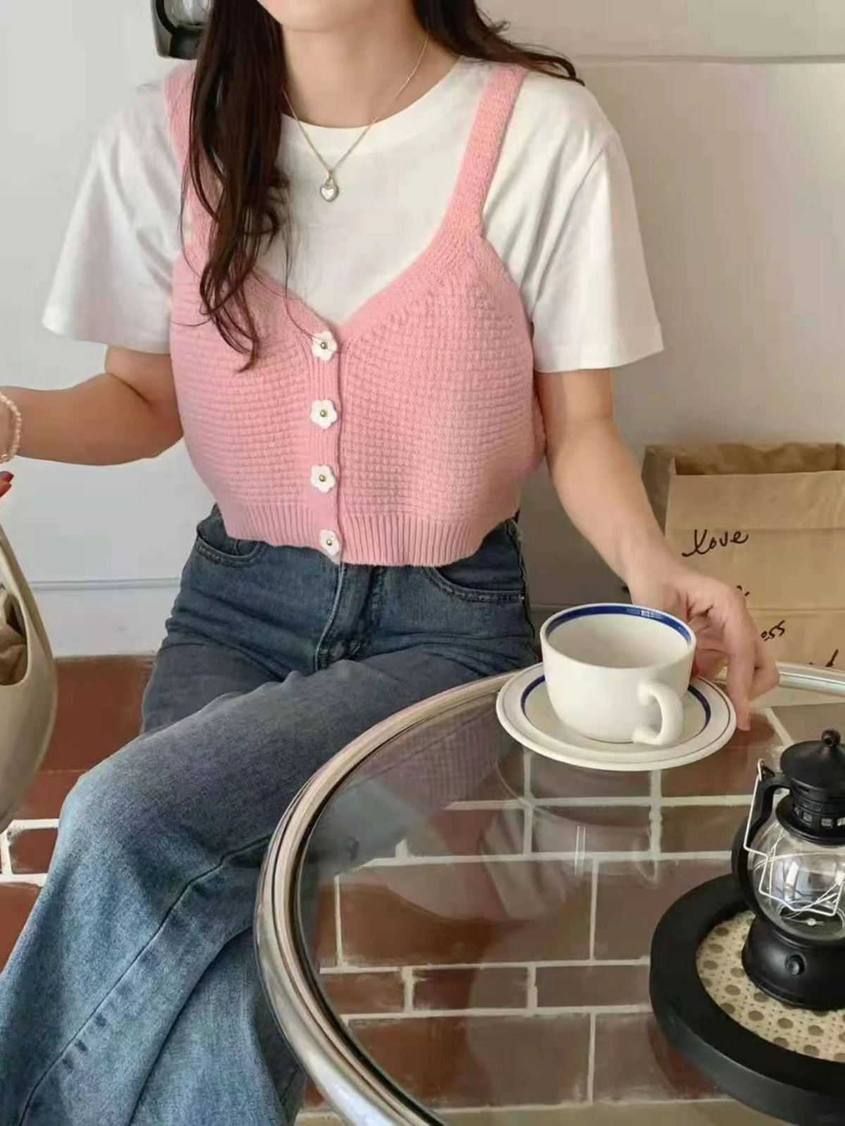 

Fashion Women's Short Sweater Vest Flower Button Knitted Suspenders Leisure Sleeveless Tops Sexy Korean Cheap Wholesale New