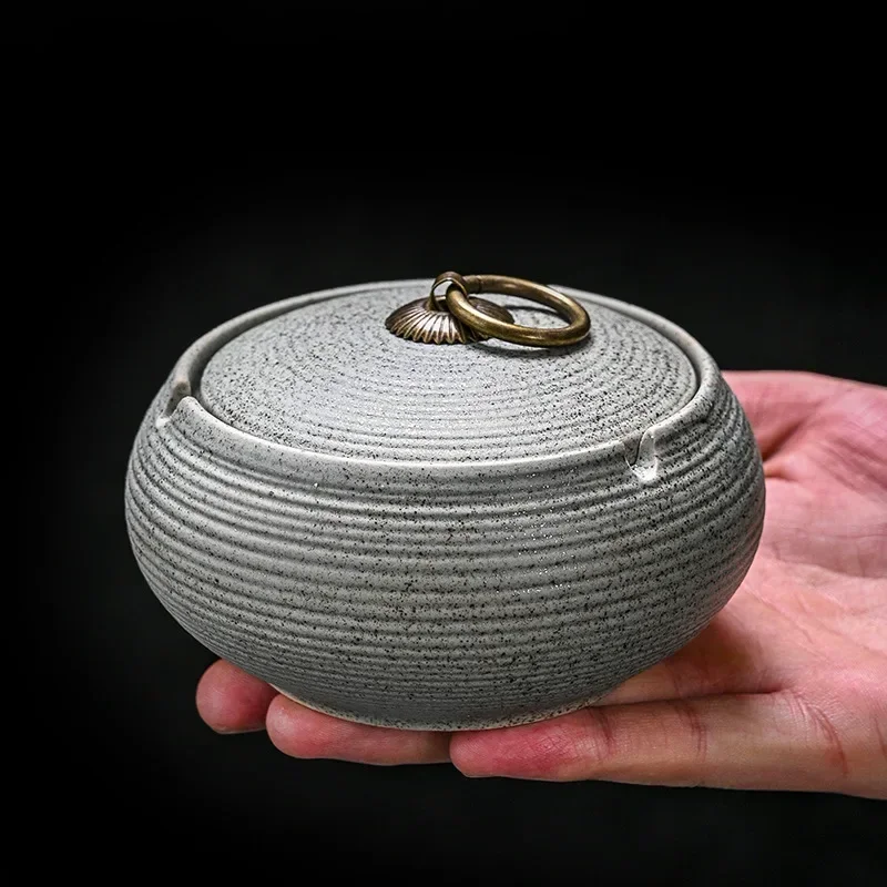 Black Ceramic Ashtray Retro Creative Frosted Ashtray with Lid Room Office Cafe Desktop Porcelain for Boyfriend Gift cigarettes ashtray ceramic ashtray