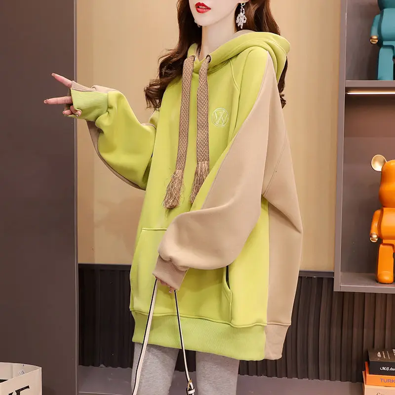 Fashionable Women's Hooded Sweatshirt with Embroidery and Loose Fit for Autumn and Winter