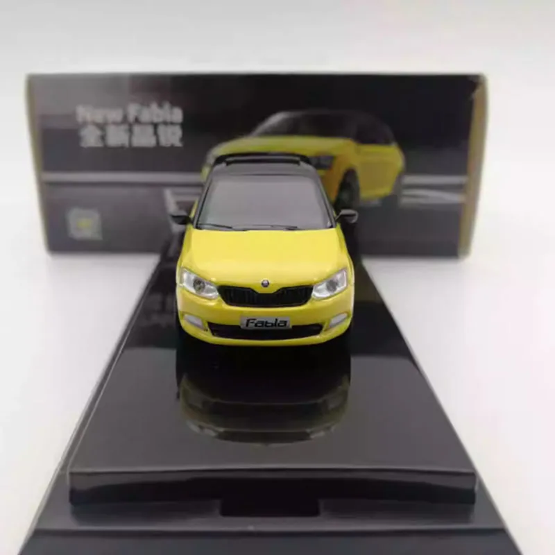 シュコダ合金カーモデルダイキャスト,1:64,新版ファビア,30周年