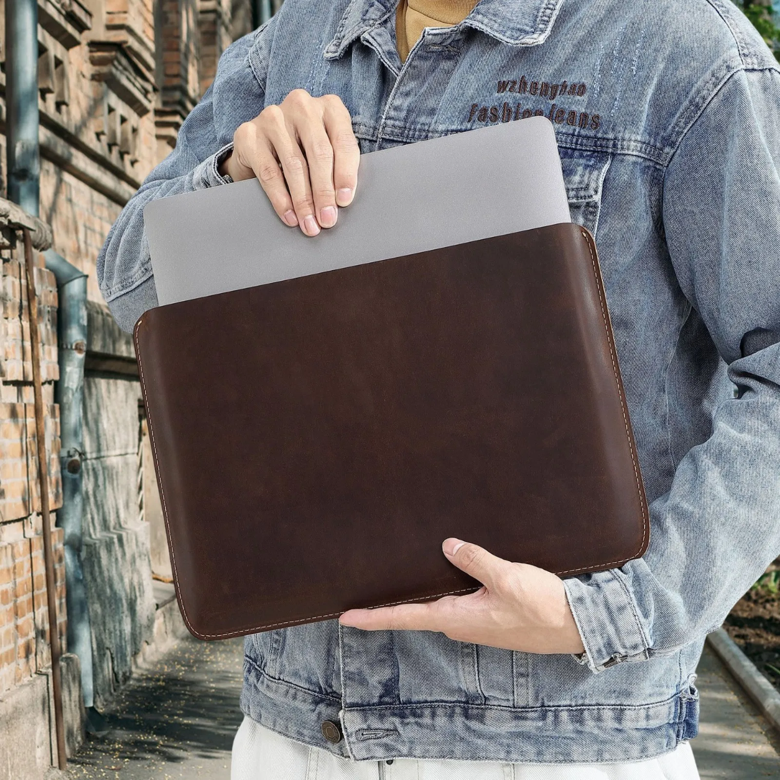 Luxurious Genuine Leather Slim Laptop Sleeve – Ultra-Thin Protective Case