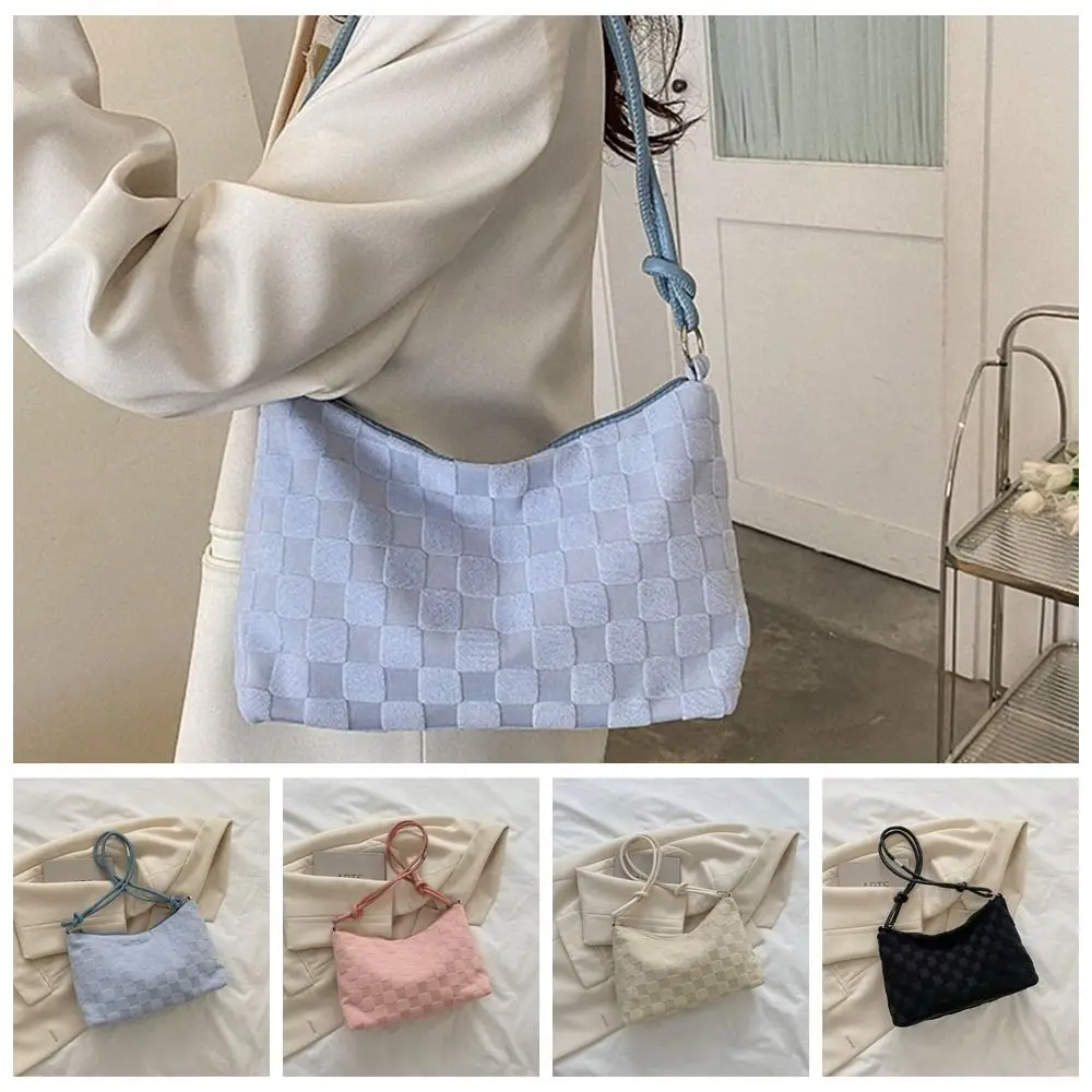 

Plush Crossbody Bags for Women Vintage Large Capacity Chessboard Grid Dumpling Bag Shoulder Bag Lady