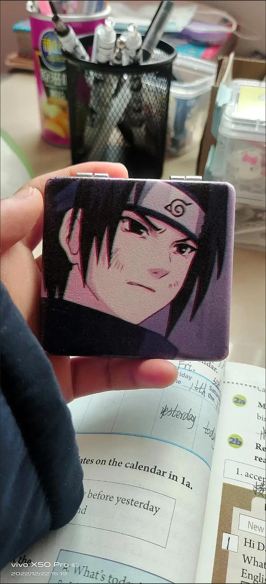 Naruto Espelho Uchiha Sasuke espelho de maquiagem de mão espelhos portáteis  dobráveis dupla face mini make-up pequeno tipo flip fãs presente -  AliExpress