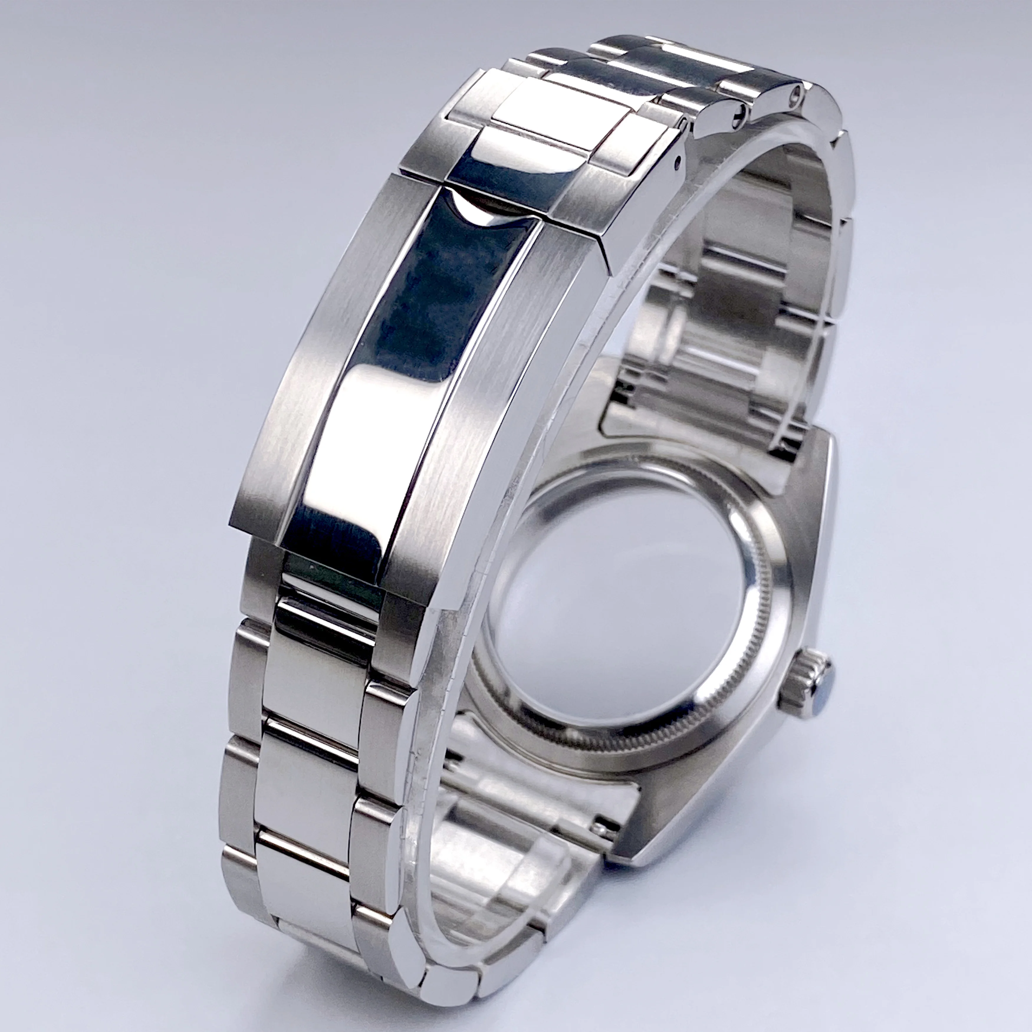 Elegant 36mm/39mm Sapphire Glass Stainless Steel Watch Case with Green Luminous Dial Compatibility