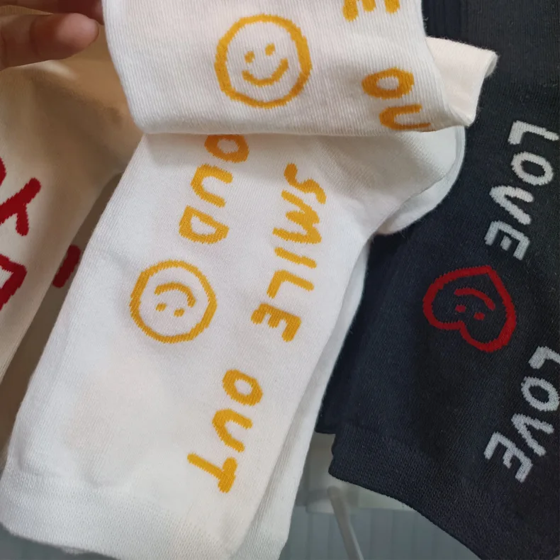 hue socks New Spring Autumn Women Short Sock Simple Letters Smiley Middle Tube Cotton Socks wool socks women