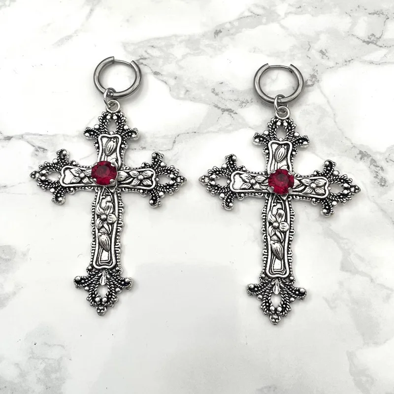 国内未入荷 Minga London - GOTHIC CROSS EARRINGS Earrings | Hoops, Studs, Statement & Grunge Styles | Minga