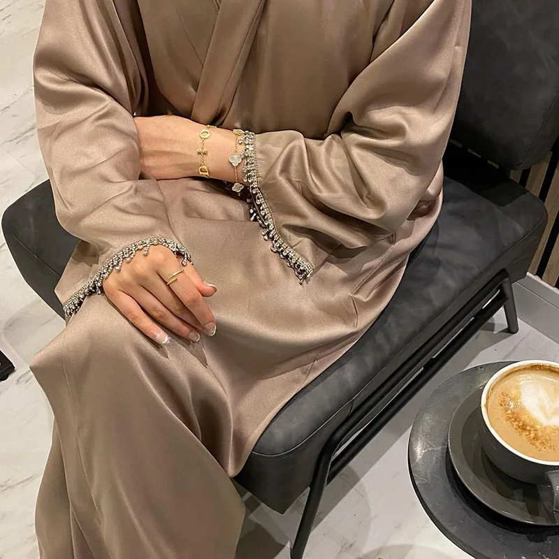 

Luxury Two Piece Satin Abaya With Rhinestone Pockets Free Belt Muslim Women Islamic EID Ramadan Kimono Sleeveless Under Dress
