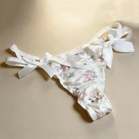 Culottes string douces et charmantes à volants pour femmes, en satin lisse, imprimées de fleurs, sous-vêtements à dos en T, bretelles croisées, taille basse 1