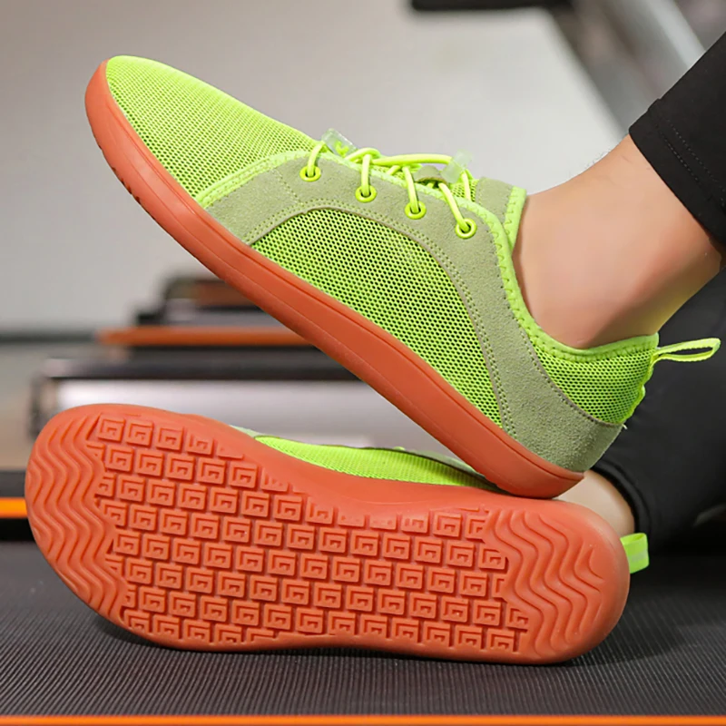 Рисунок 5 - Кроссовки унисекс с широким носком