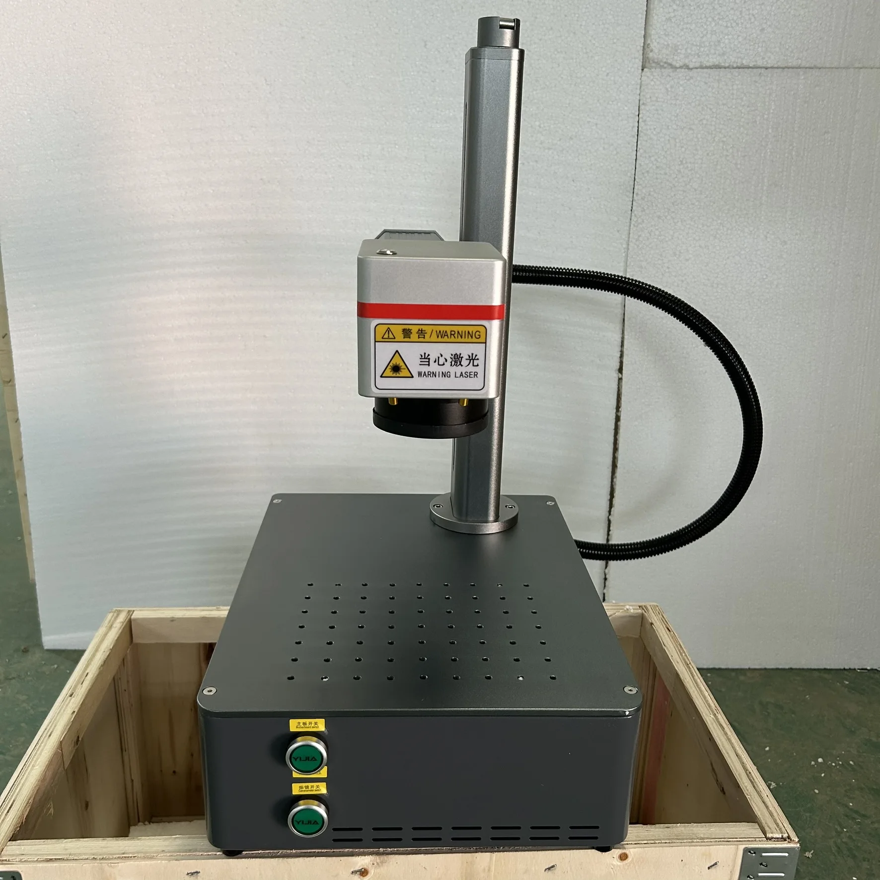 Raycus أو JPT 20 واط 30 واط 50 واط 60 واط آلة التعليم بليزر الألياف الصغيرة يمكن اختيار D80 الدوارة لديها سعر جيد في الباب