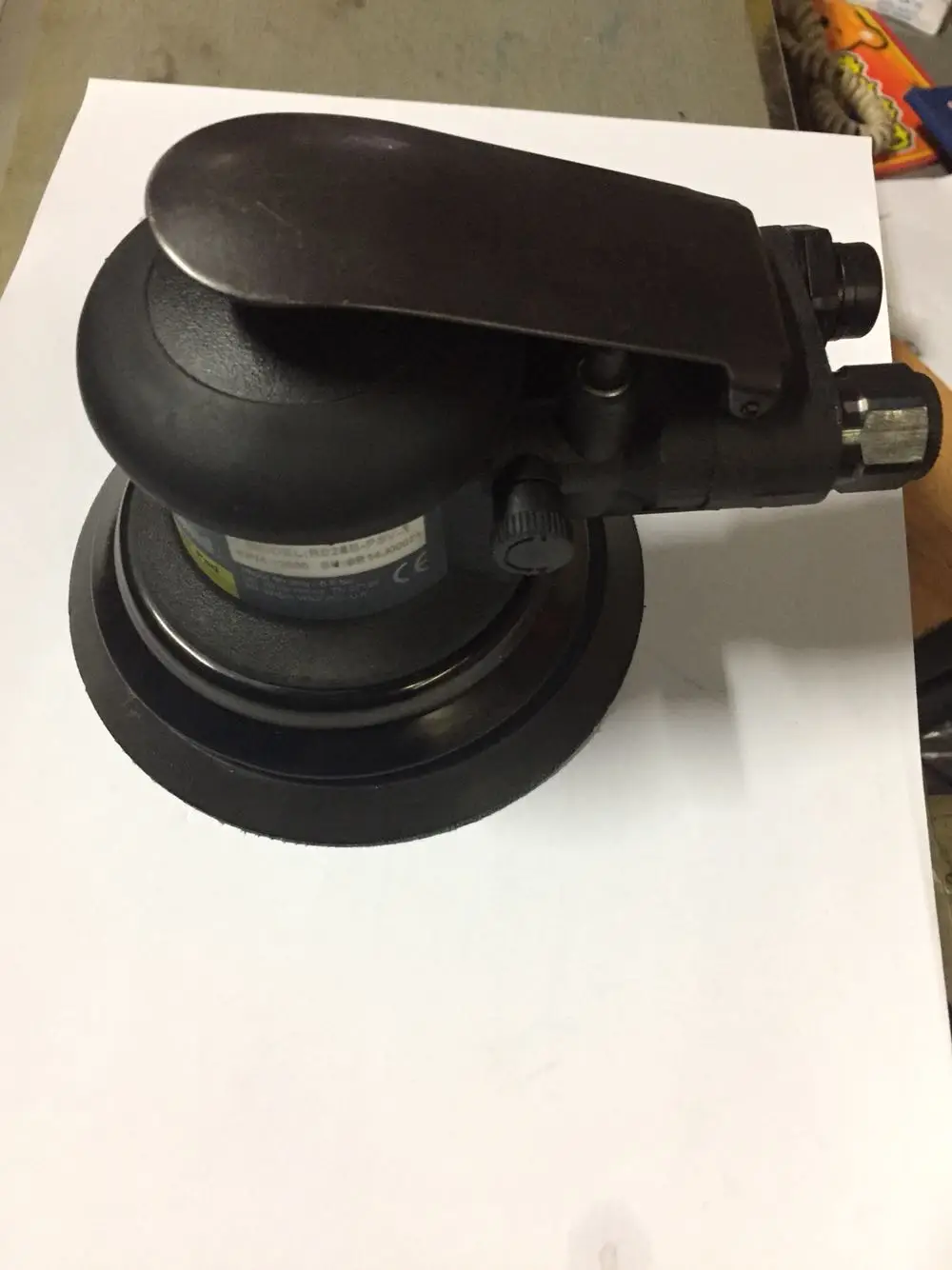 

Ingersoll Rand Pneumatic Tool 5 Inch Industrial Pneumatic Sander R025B-PSV-1