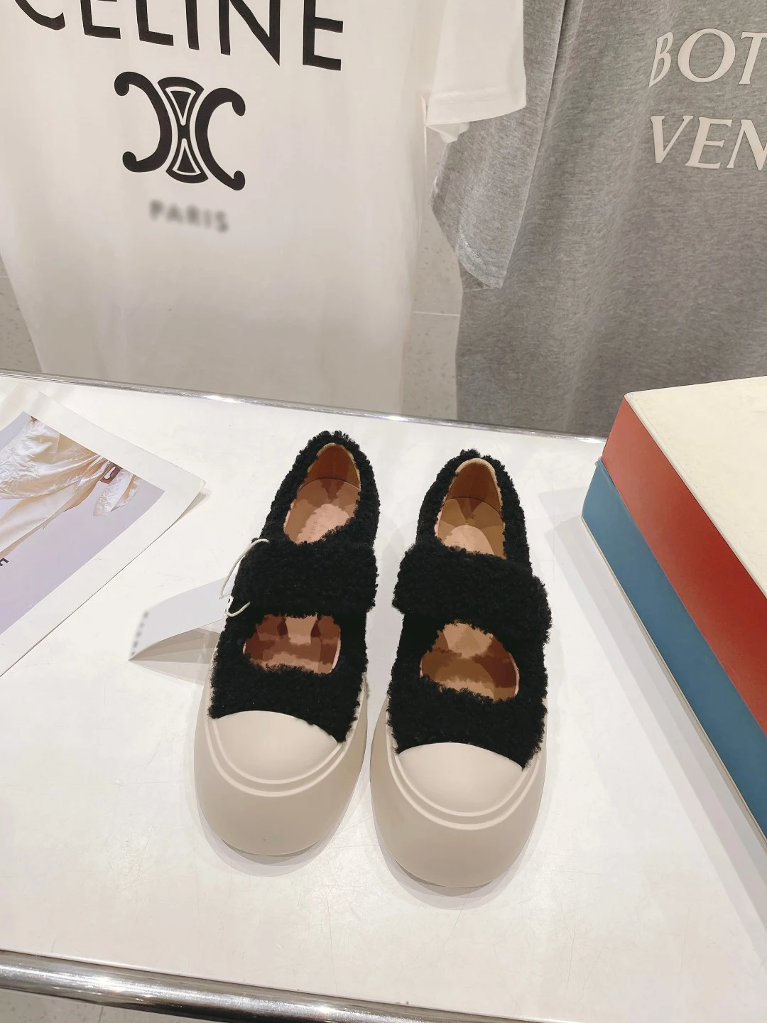 Рисунок 4 - Женская обувь ручной работы роскошного бренда