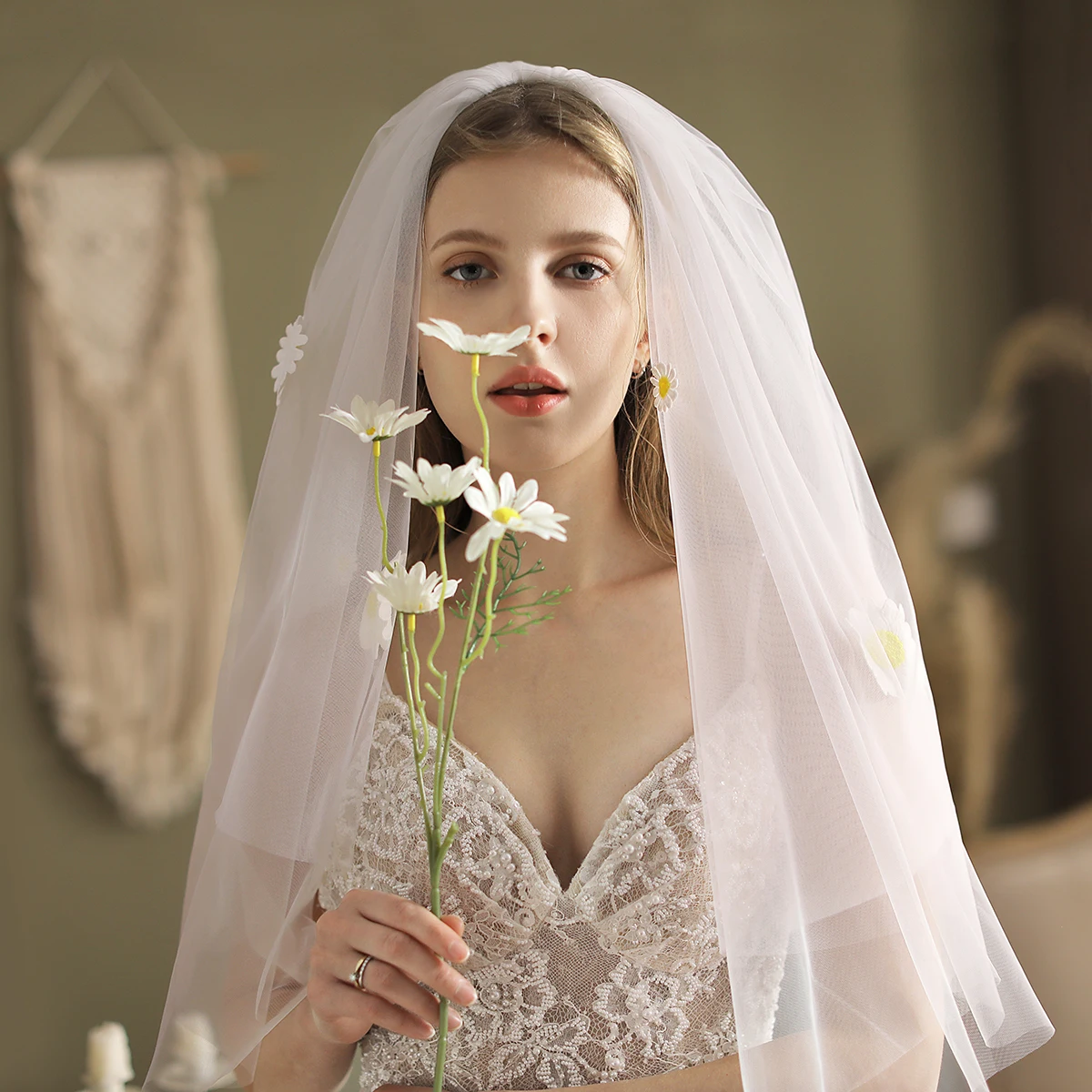 

V808 Simple Fresh Wedding Bridal Veil Soft Plain Tulle Handmade Daisy Appliqued Brides Veil Women Marriage Accessories