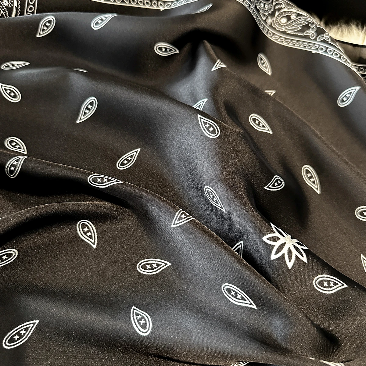 New 70cm Square Paisley Print Square Silk Scarf Casual Elegant Thin Breathable Neck Women Windproof Head Wrap Hair Scarves