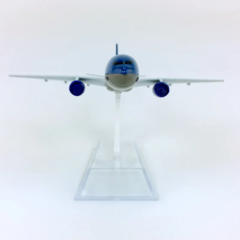 16 CM飛行機模型離着陸台付き車輪合金 Amazon | 飛行機 模型 完成品 ダイカスト金属合金 F16 戦闘機